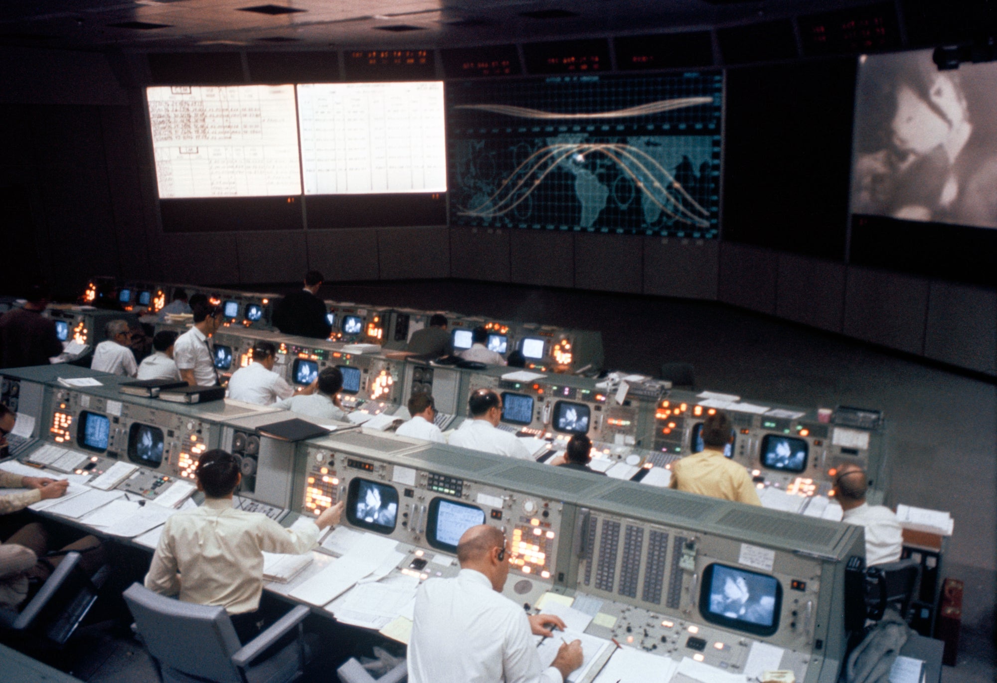 NASA Restores Apollo Mission Control Center - AVweb