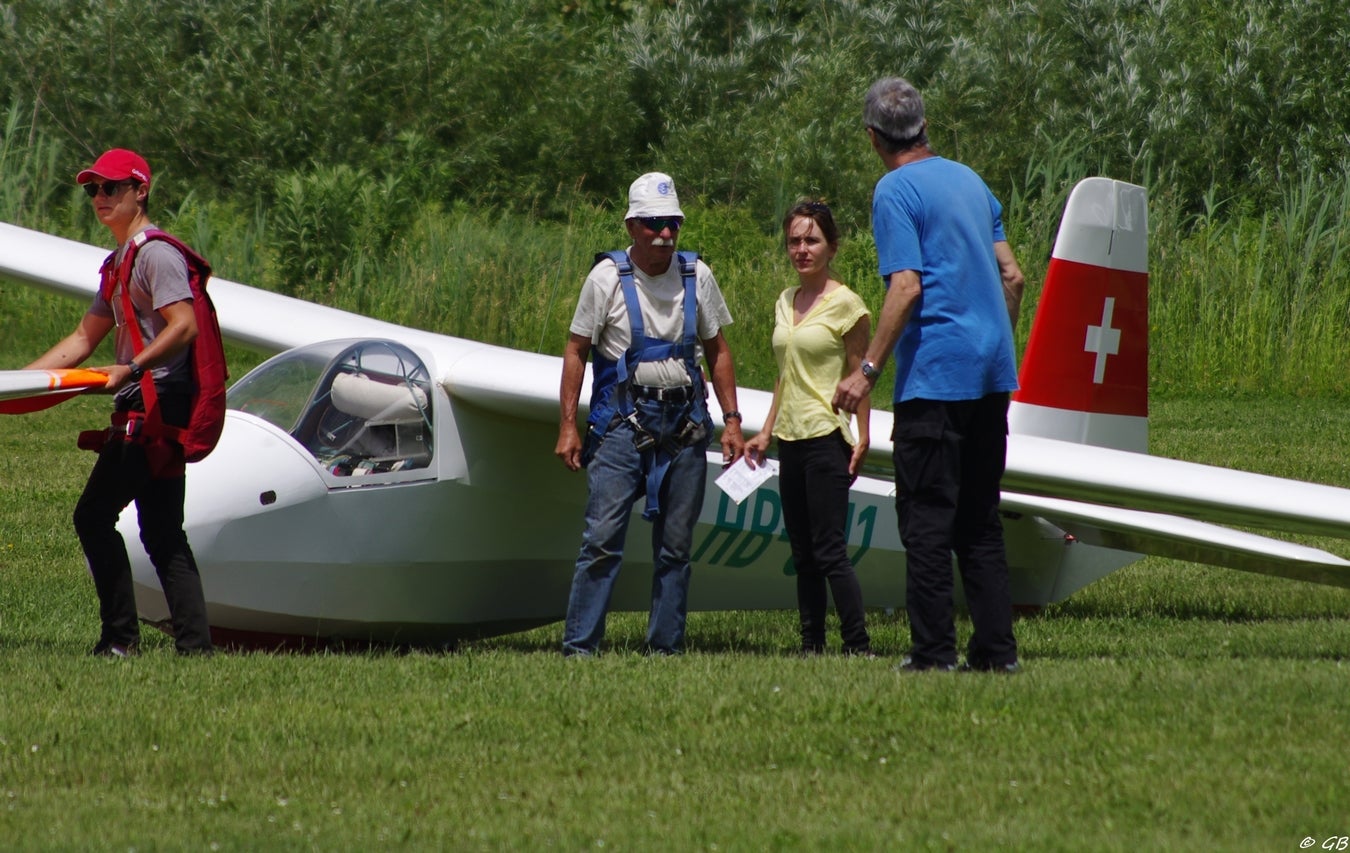 Vintage Glider, Veteran Pilot and Young People