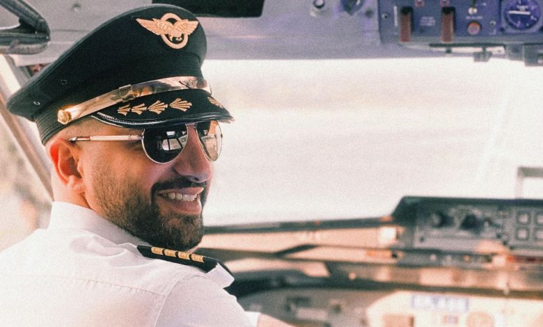 Choosing the right pair of pilot sunglasses involves understanding key features essential for the flight deck environment.
