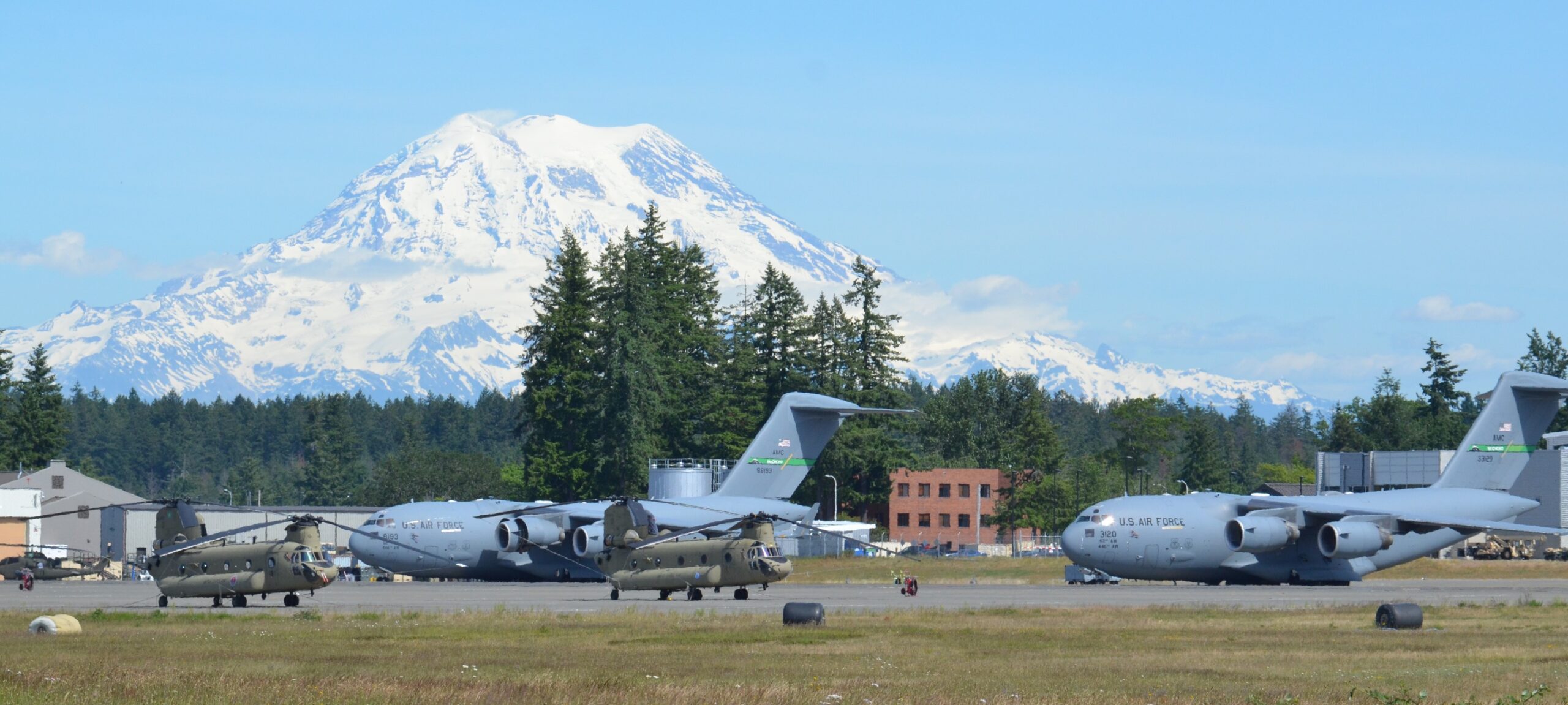 Washington helicopter crash Joint Base Lewis-McChord