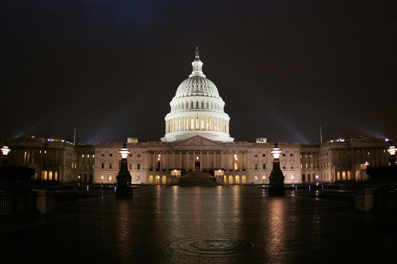 New Bills Aim To End Future Aviation Shutdown Chaos