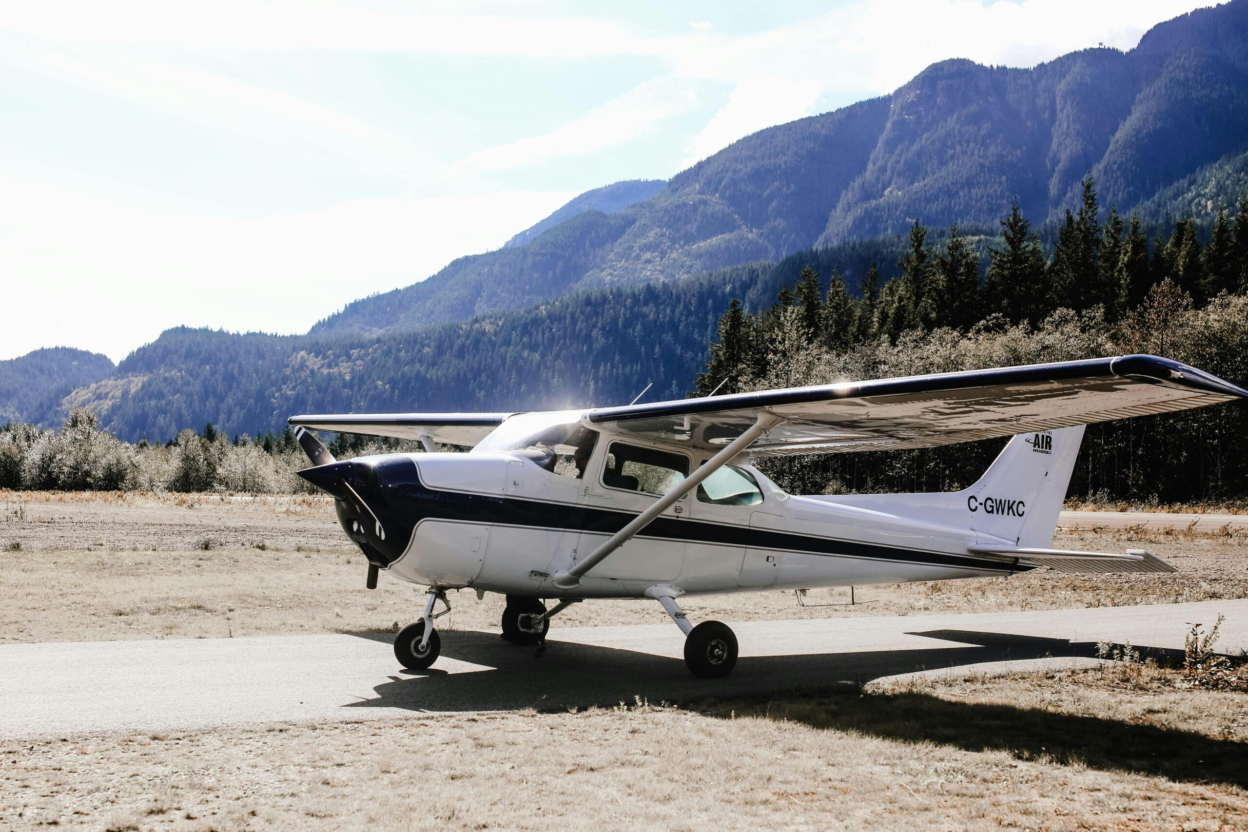 Light aircraft listing image