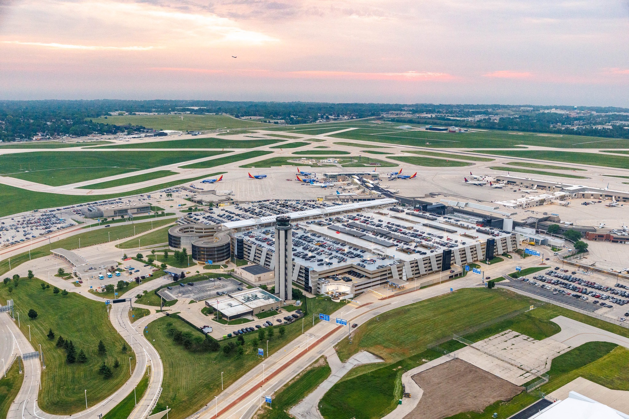'Free Hangar' at Milwaukee Mitchell International Airport