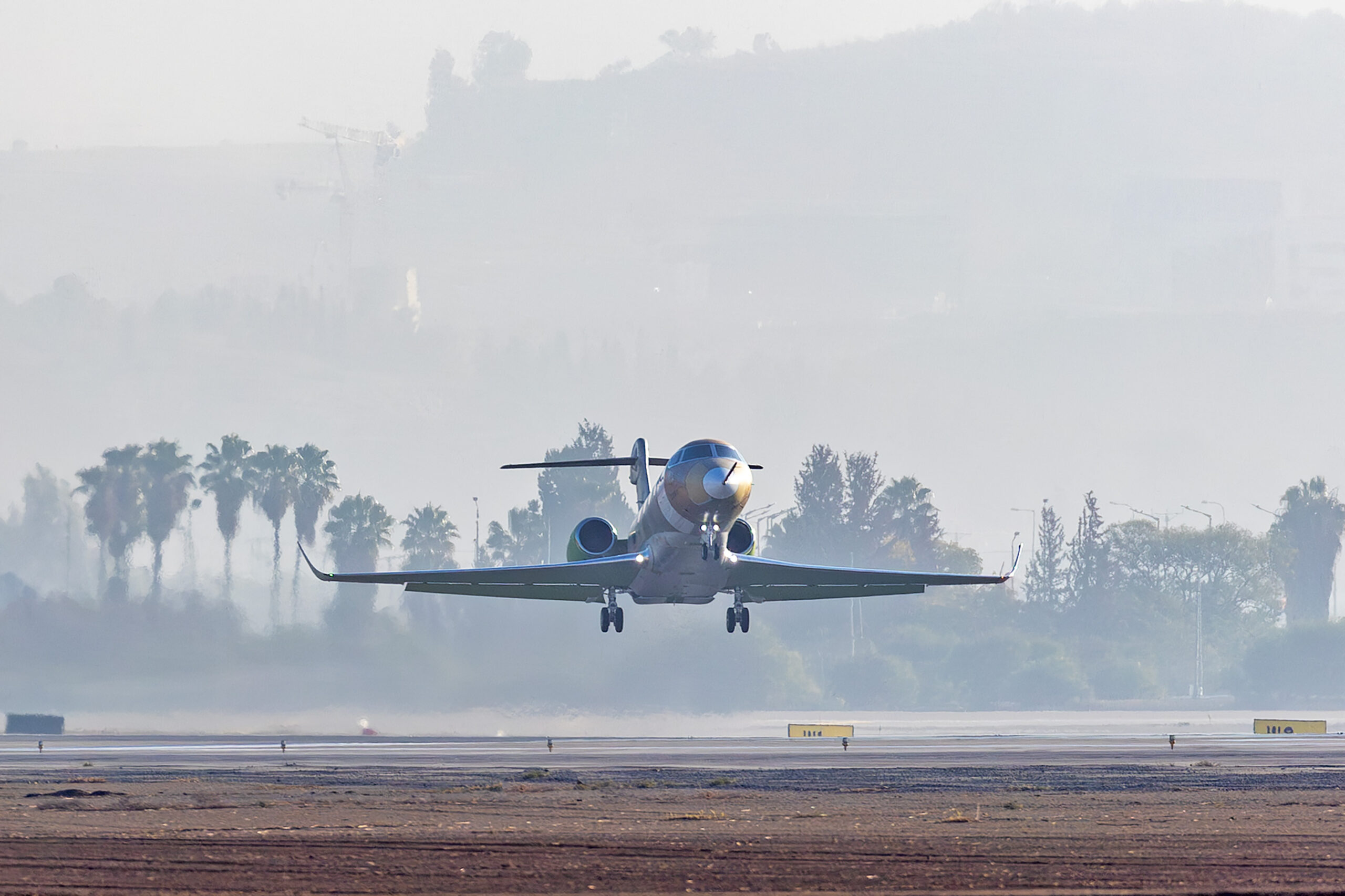 Gulfstream G300 Completes First Flight
