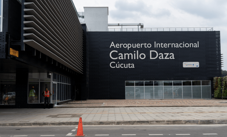 Turboprop Crash Kills 15, Including Colombian Lawmaker