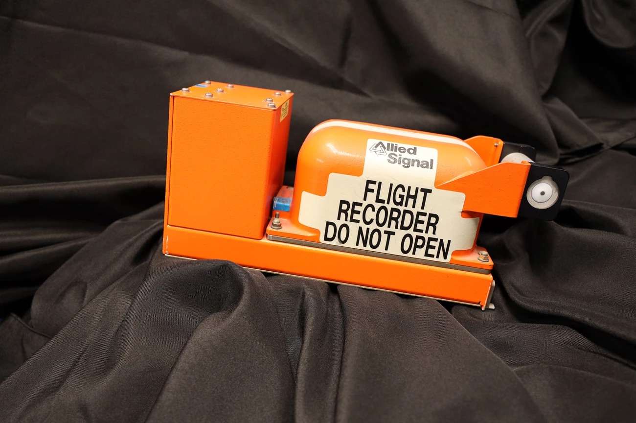 FAA sets 25-hour Cockpit Voice Recorder Standard for New Aircraft