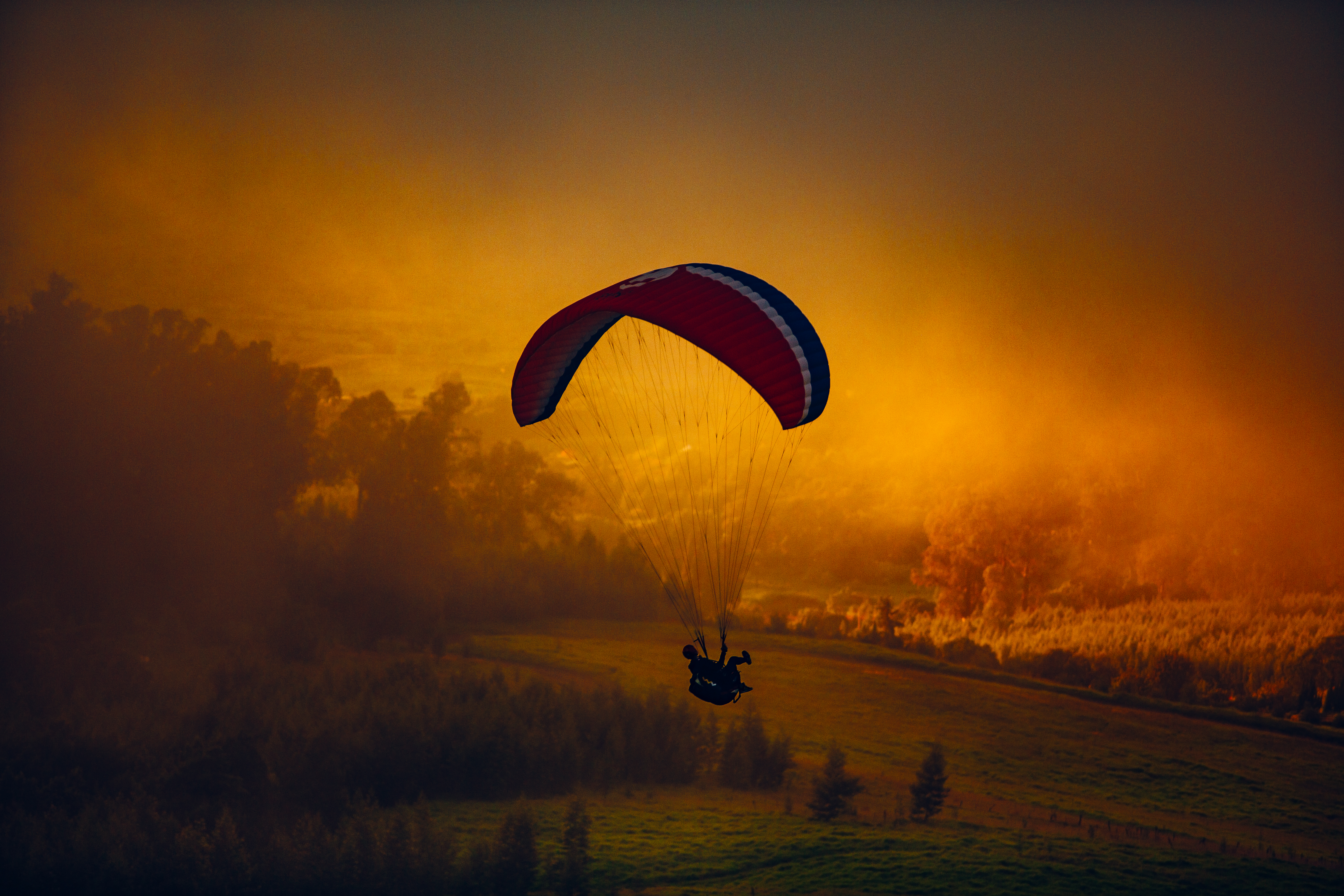 Cessna Strikes Paraglider Over Austrian Alps