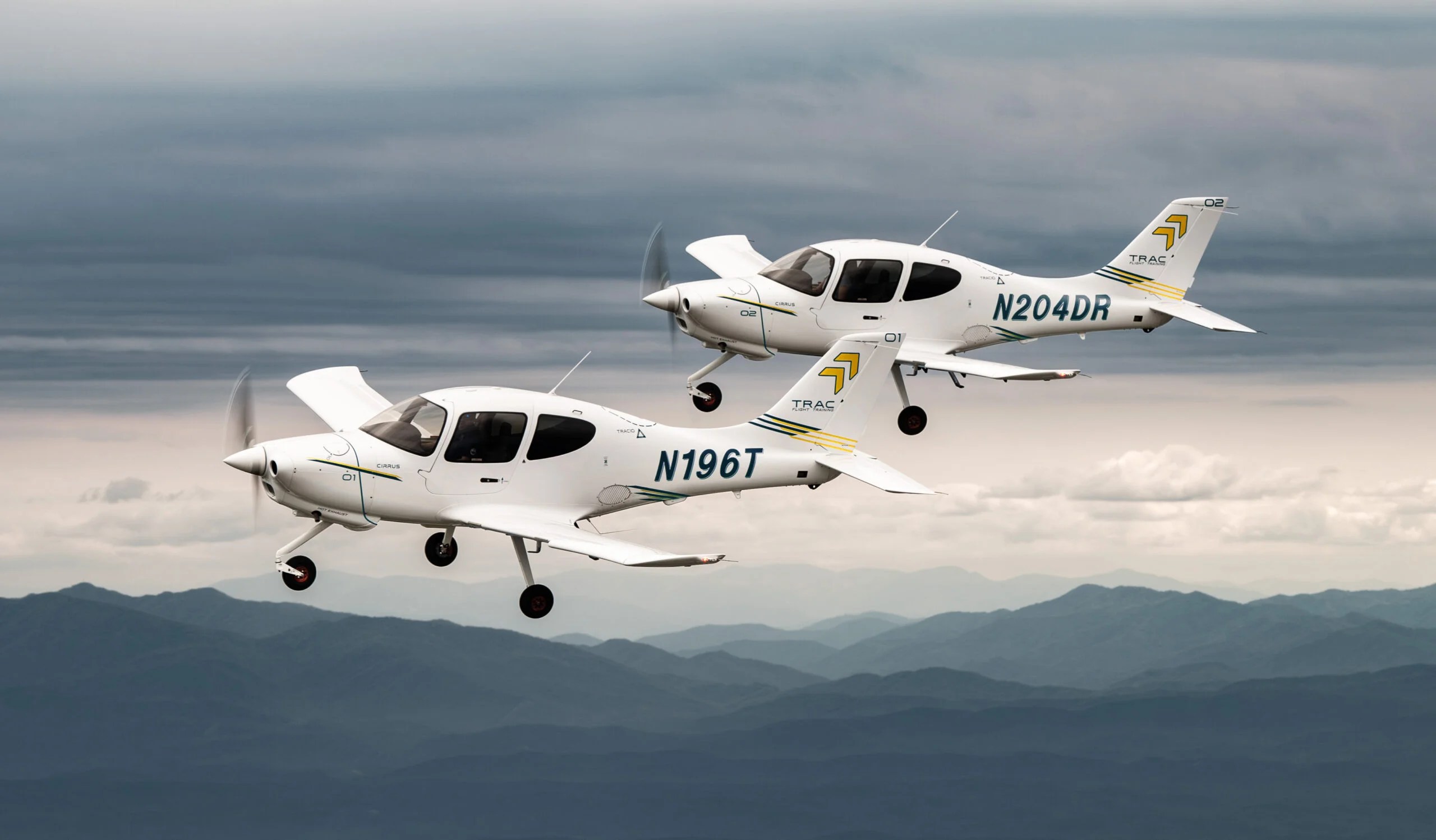 Cirrus Introduces TRAC10 Training Aircraft