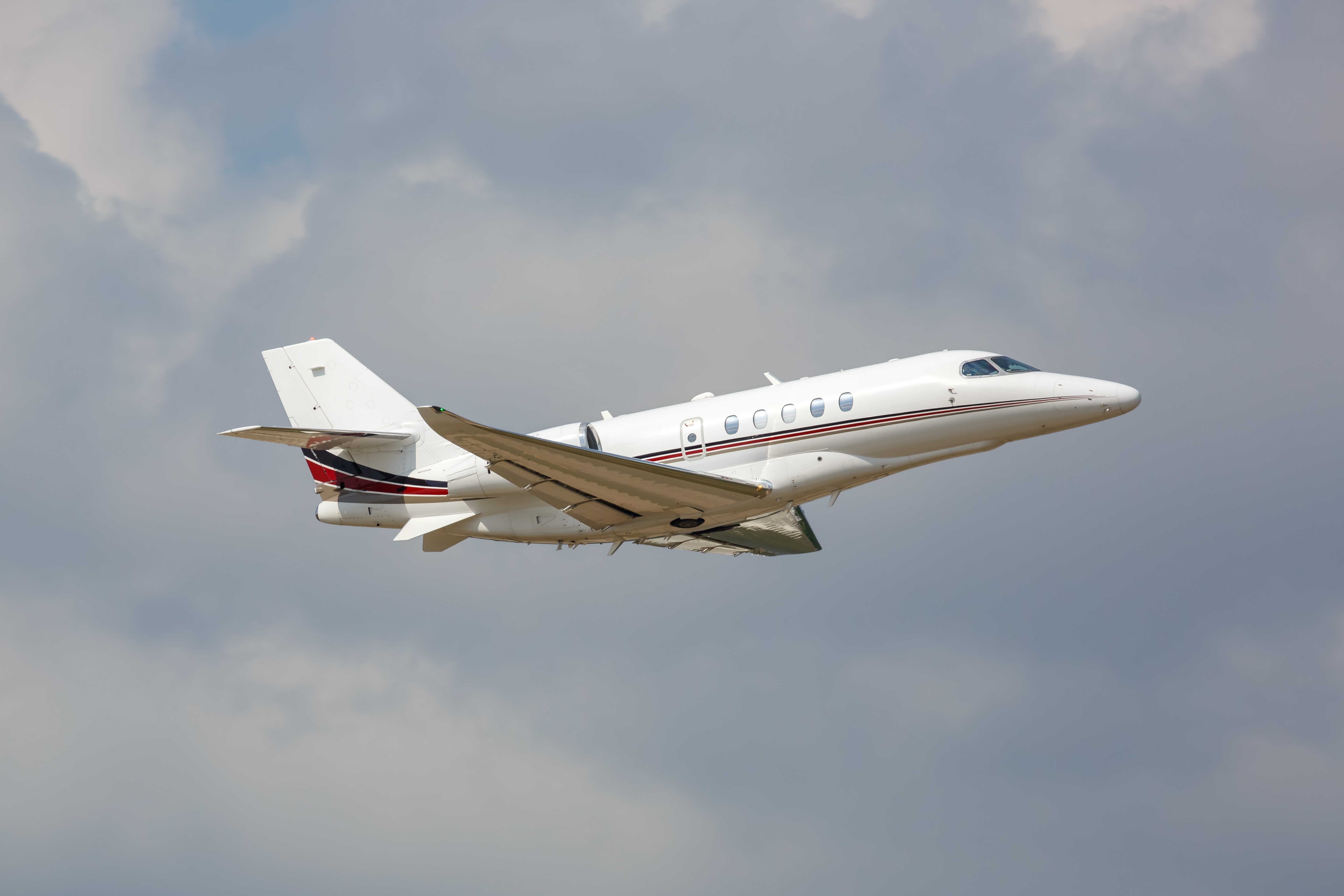 NTSB: NetJets Crew Faced Dual Engine Flameout