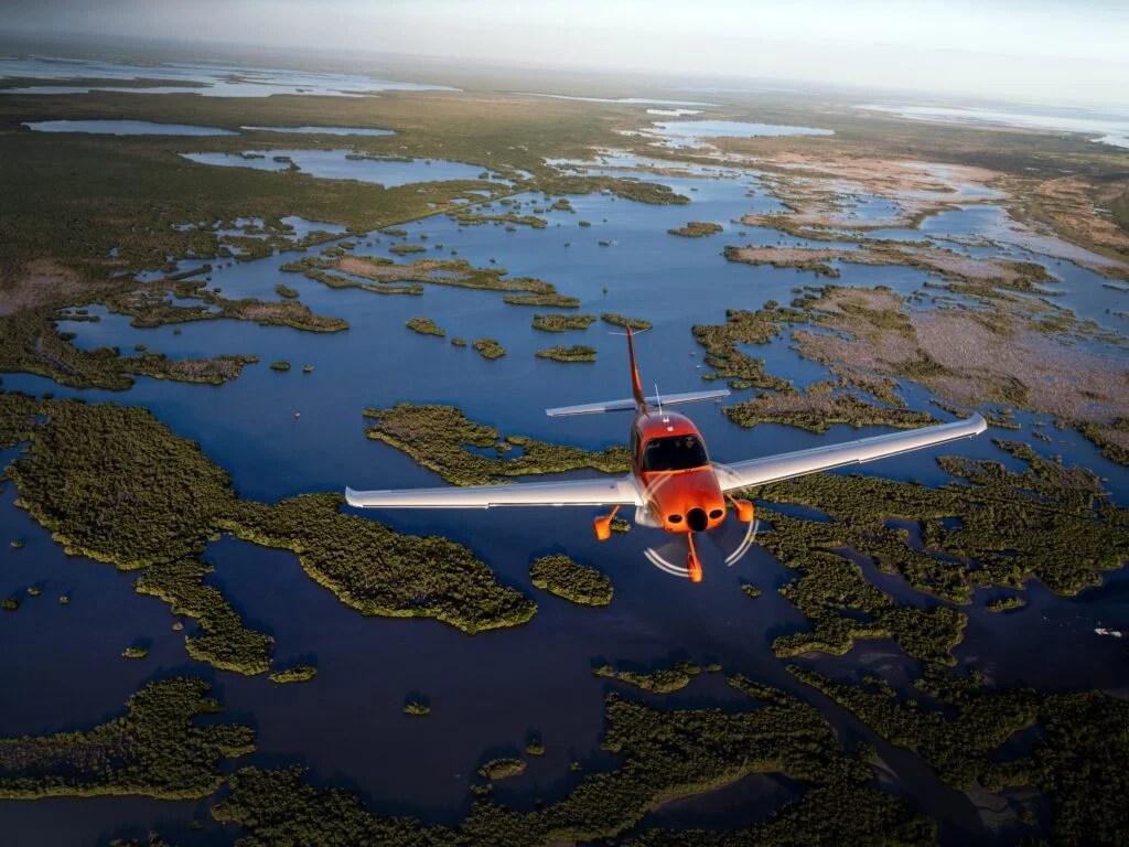 Cirrus Backlog Tops 1,000 Aircraft