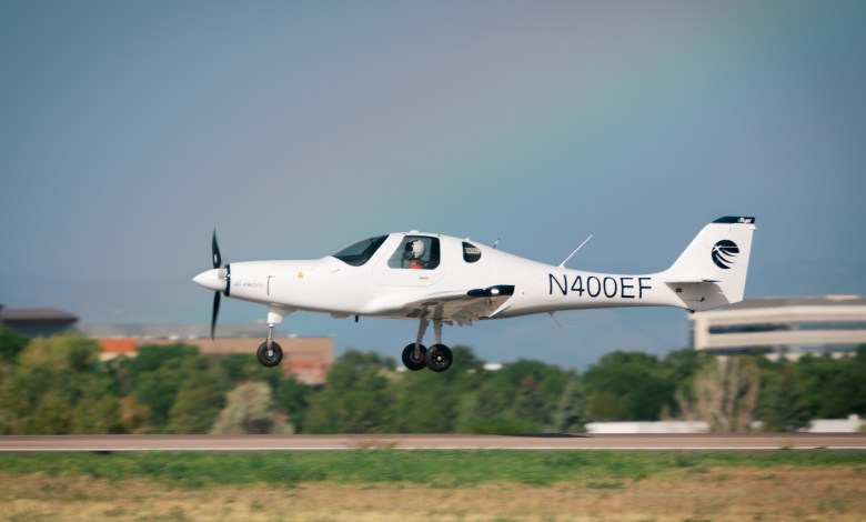 eFlyer 2 Completes First Flight