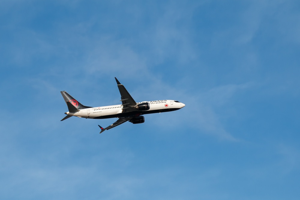 Laser Targets 737 at 34,000 Feet Over Wisconsin