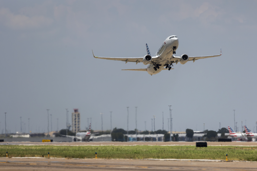 Air traffic 10% cut Friday